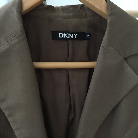 DKNY Short tan blazer - Picture 2 of 3